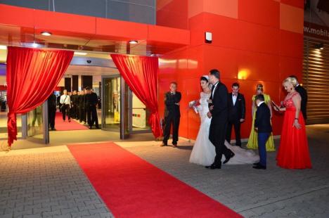 De fiţe sau de musai? Mihaela Bar şi-a făcut nuntă la mall, cu 600 de invitaţi (FOTO)